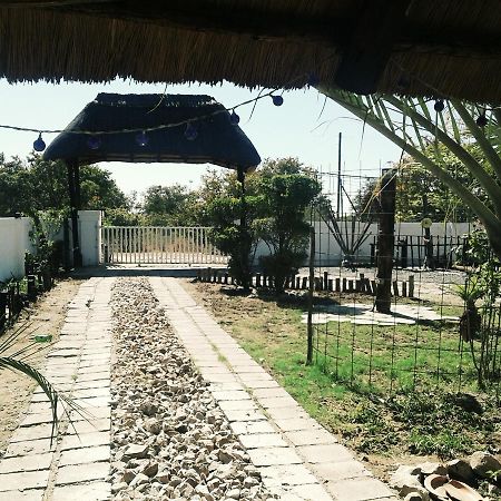 Road View Lodge Francistown Bagian luar foto
