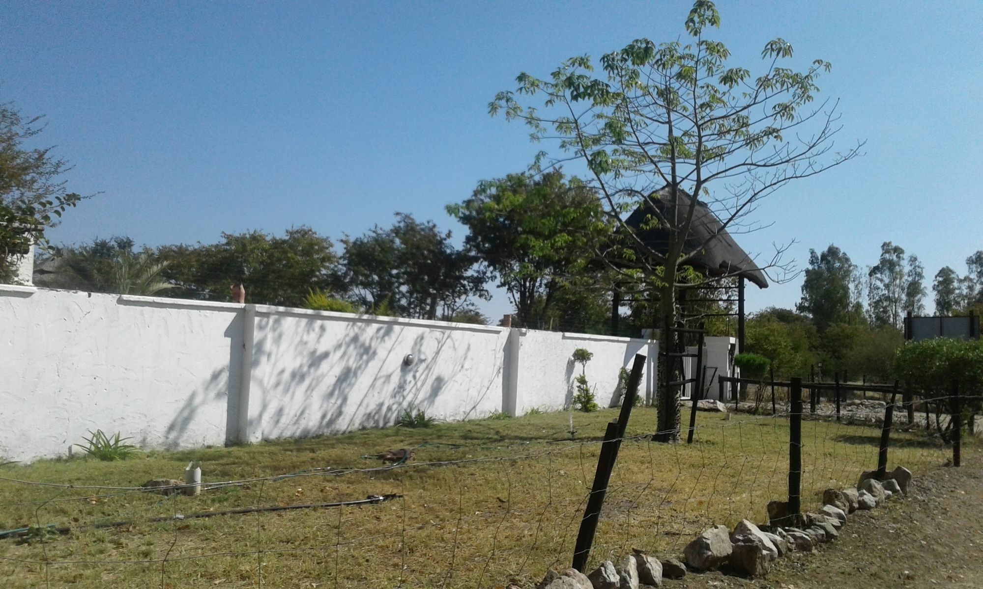 Road View Lodge Francistown Bagian luar foto