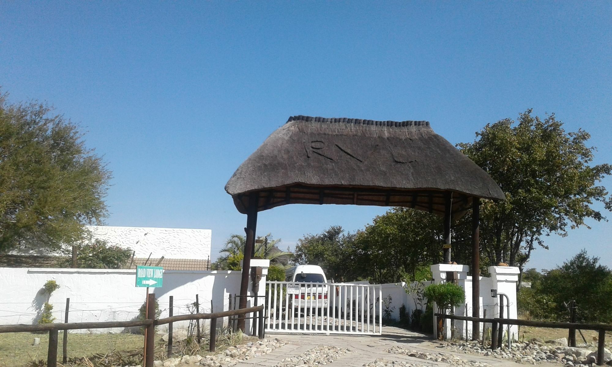Road View Lodge Francistown Bagian luar foto